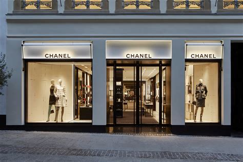 chanel getekend|Chanel stores in my area.